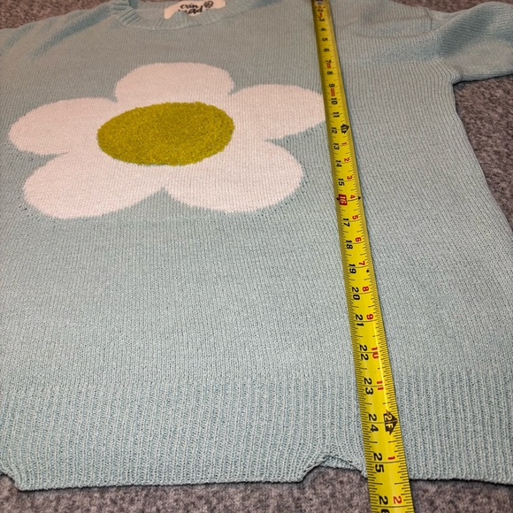 Erin Made Women’s Petal Flower Oversized Pullover Sweater One Size Mint Green - Picture 9 of 10